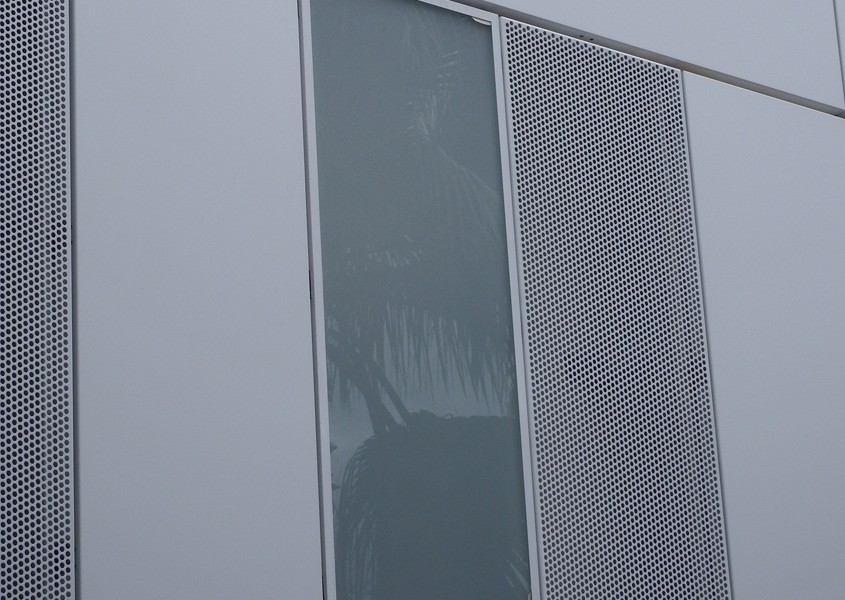 Centro Salud Xirivella - Front panel