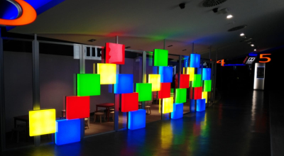 cubos de metacrilato con iluminacion interior led